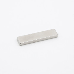 Aimant Néodyme Rectangle N35 30x7x2,5mm