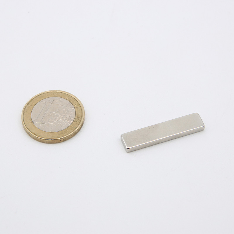 Aimant Néodyme Rectangle N35 30x7x2,5mm Aimant Néodyme Rectangle N35 30x7x2,5mm