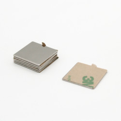 Aimant Néodyme Autocollant N35 20x20x1mm